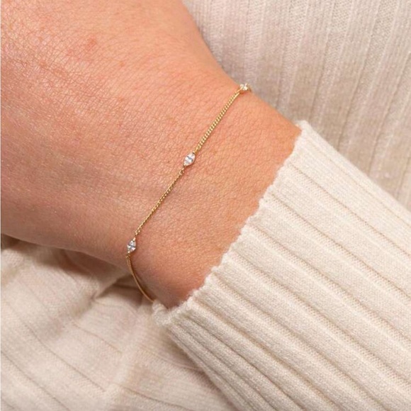 Anthropologie Jewelry - Silver Dainty Diamond bracelet Q680